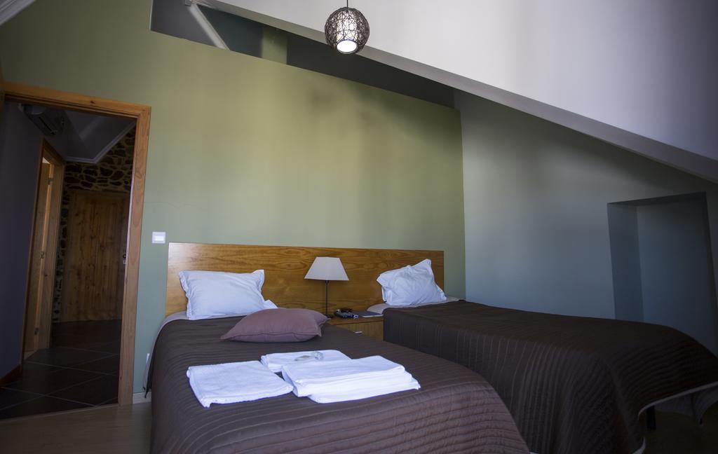 Hostal Casas Do Terreiro Seia Habitación foto