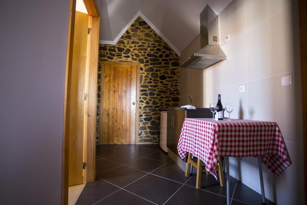 Hostal Casas Do Terreiro Seia Habitación foto